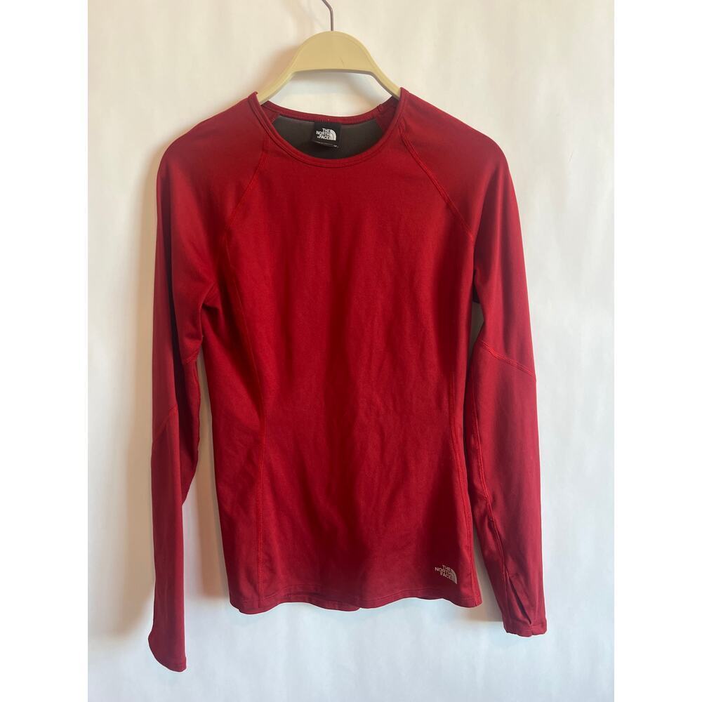 The North Face Top Womens XS
Extra Small Ruby Mesh Back Thumnholes Long Sleeve